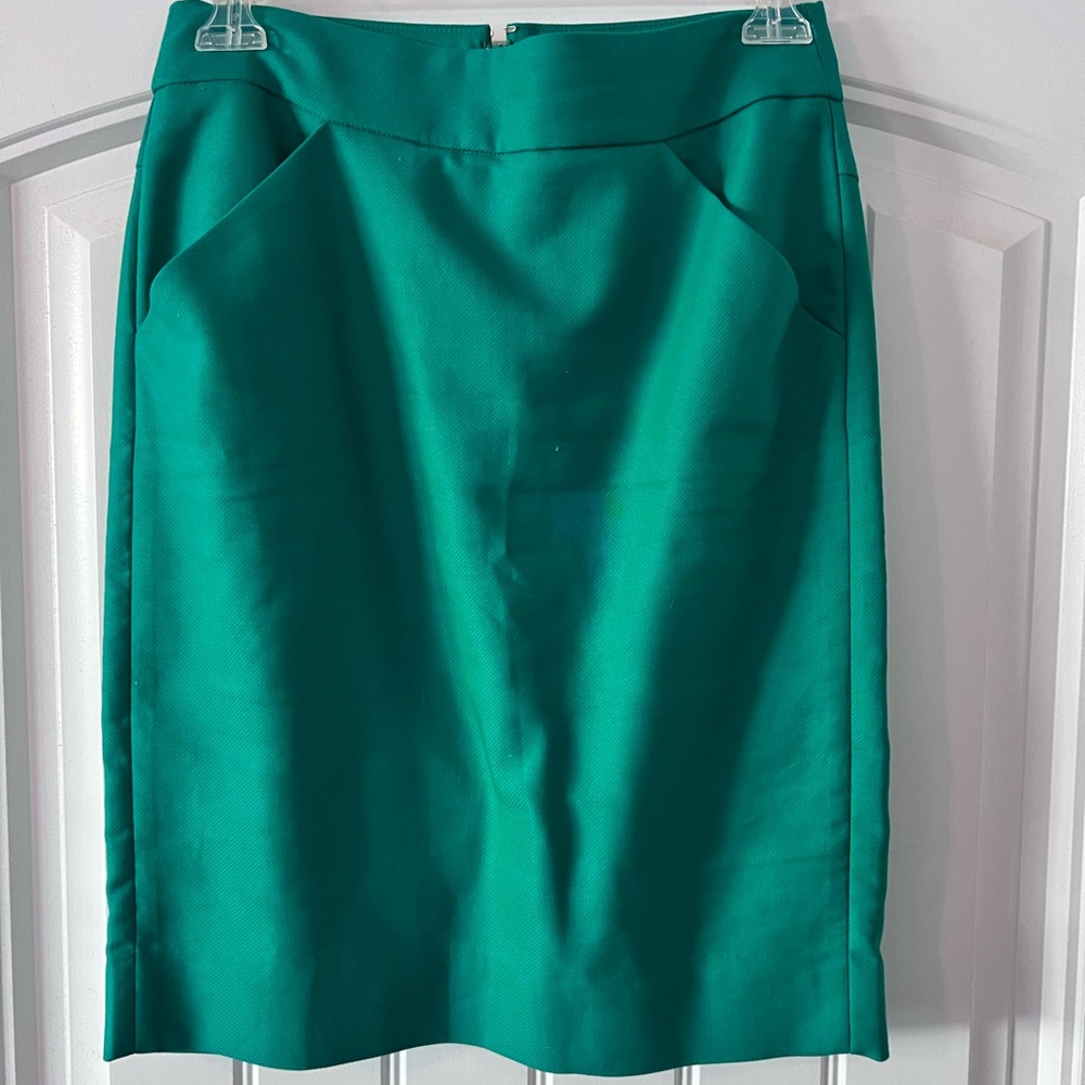 J. Crew Green Pencil Skirt. Size 00